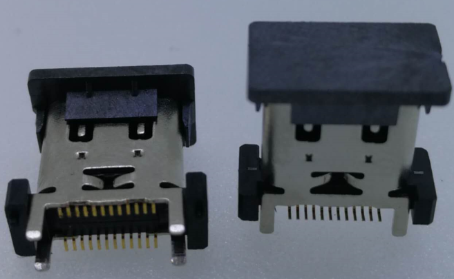 USB C F 直立式四脚插板 CONN